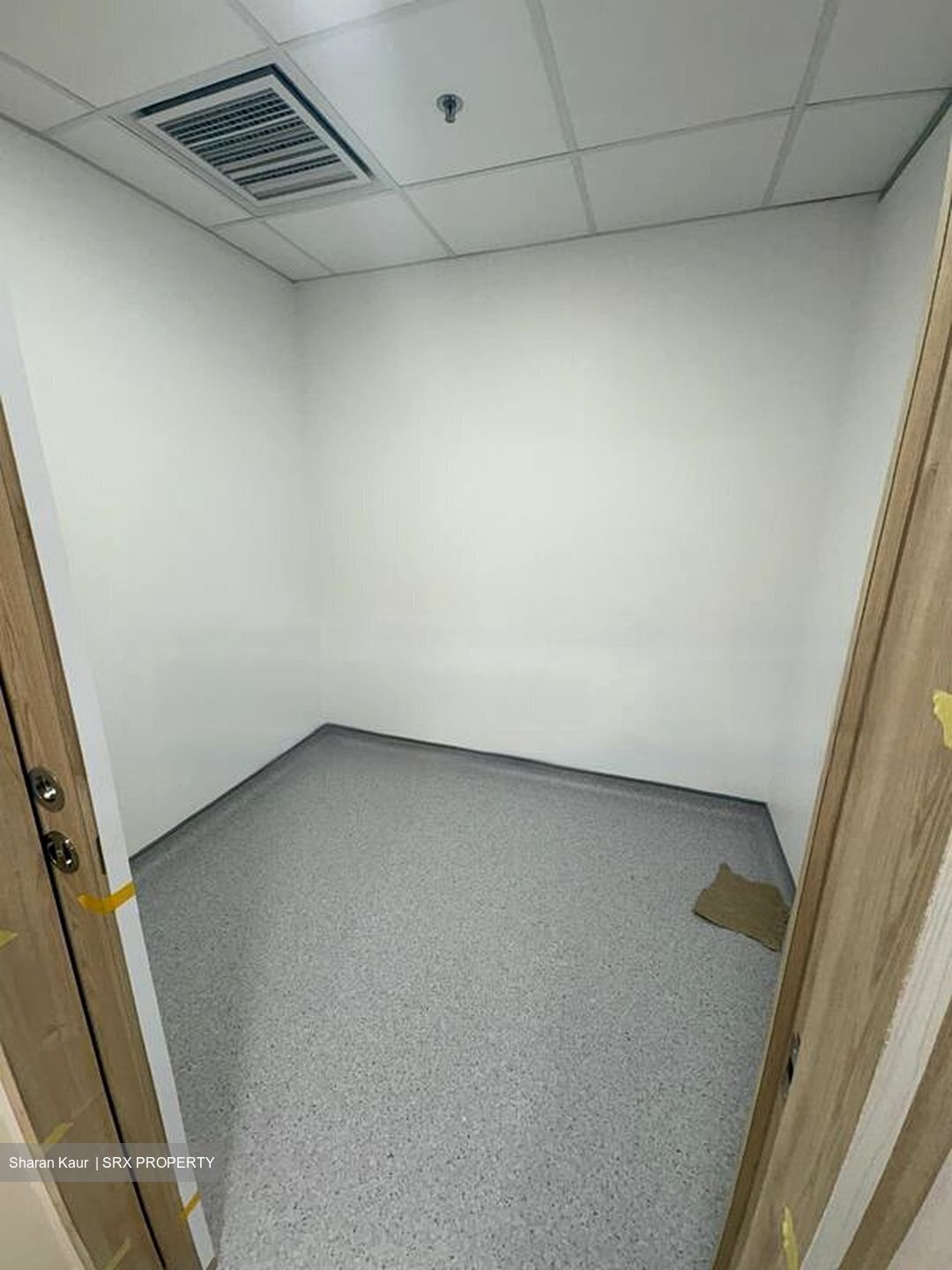 Mount Elizabeth Hospital (D9), Retail #457443321
